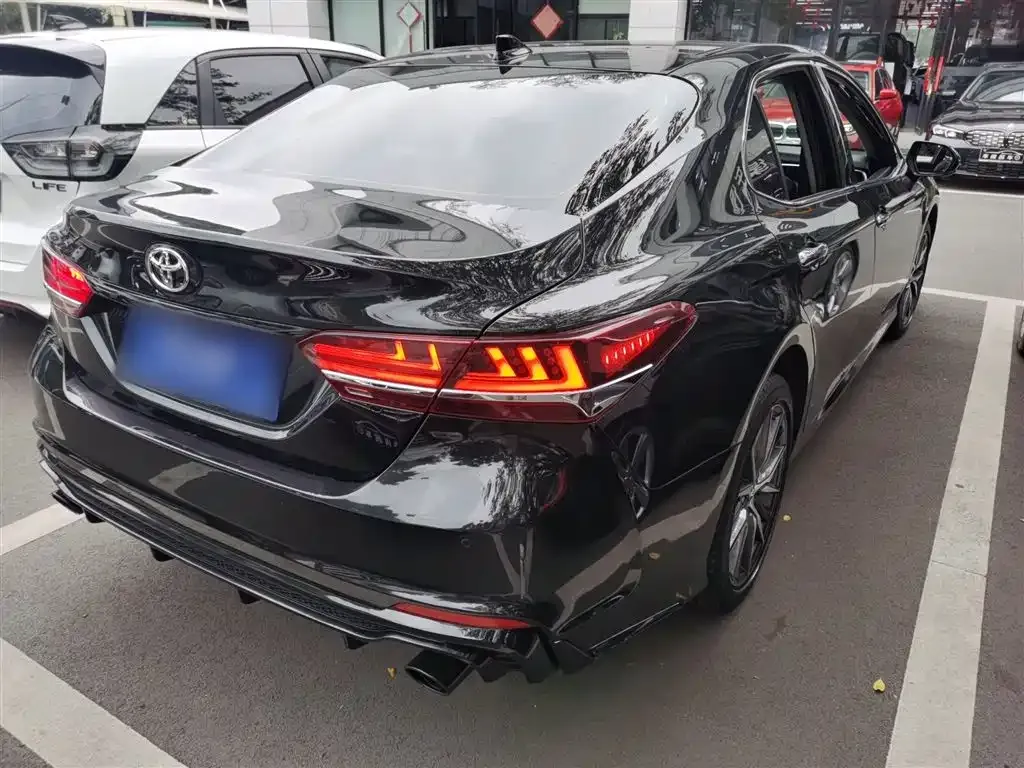 Toyota Camry 2022 из CN, фото 5