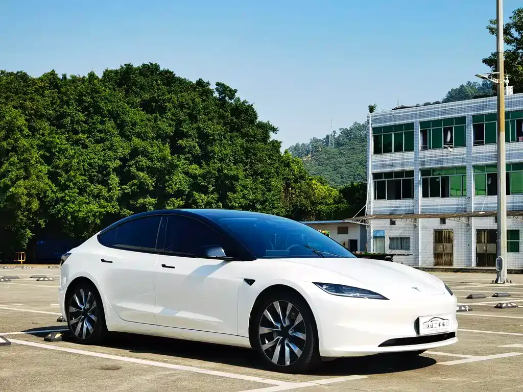 Tesla Model 3 2023 из CN, фото 8
