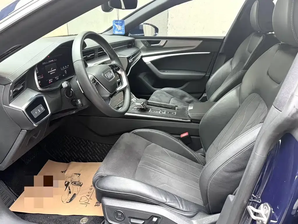 Audi A7L 2022 из CN, фото 9