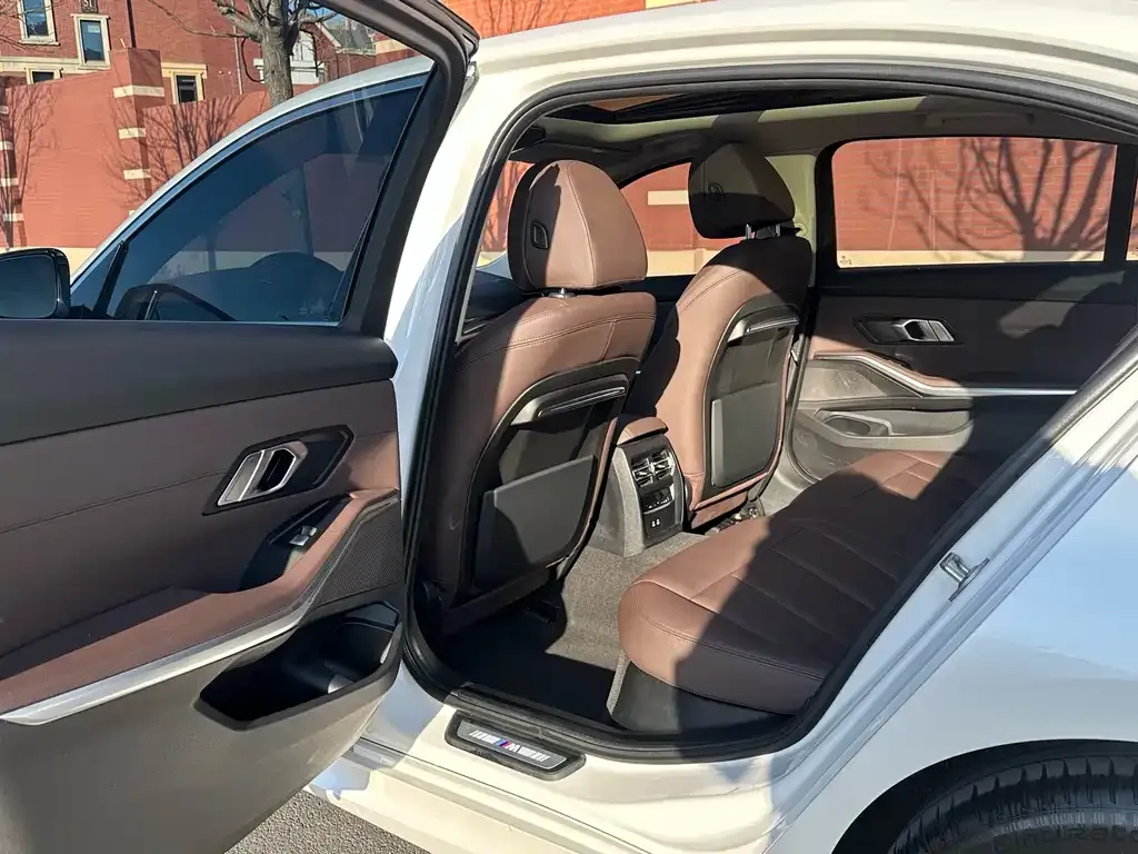 BMW 3 Series 2021 из CN, фото 3