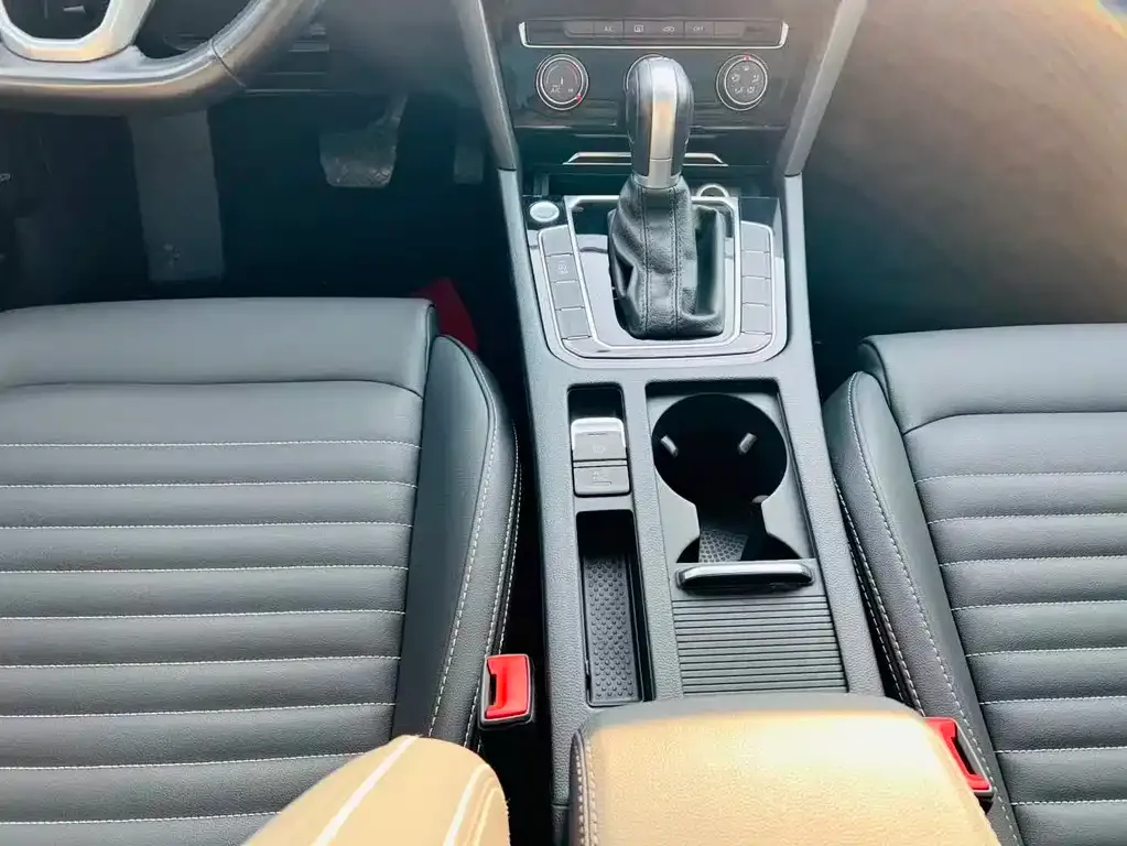 Volkswagen Magotan 2021 из CN, фото 4
