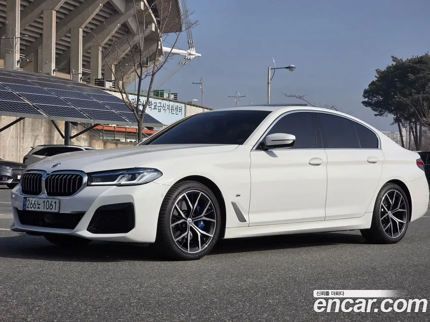 BMW 5-Series 2023 из KR, фото 1