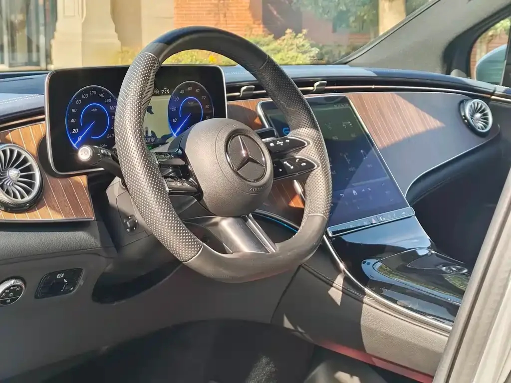 Mercedes-Benz EQE SUV 2023 из CN, фото 2