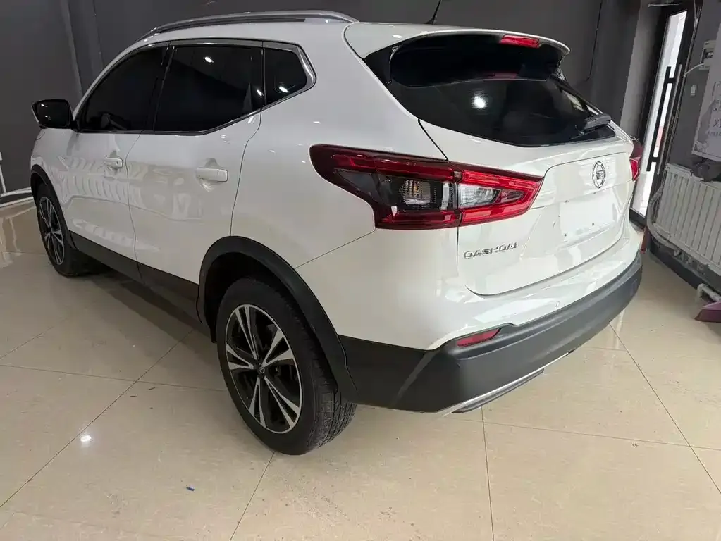 Nissan Qashqai — фото 8
