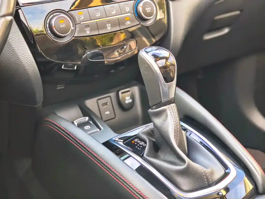 Nissan Qashqai 2021 из CN, фото 2