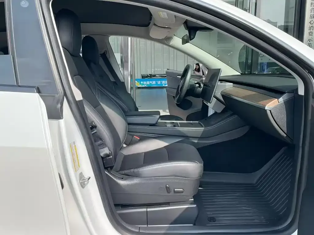 Tesla Model Y 2022 из CN, фото 8