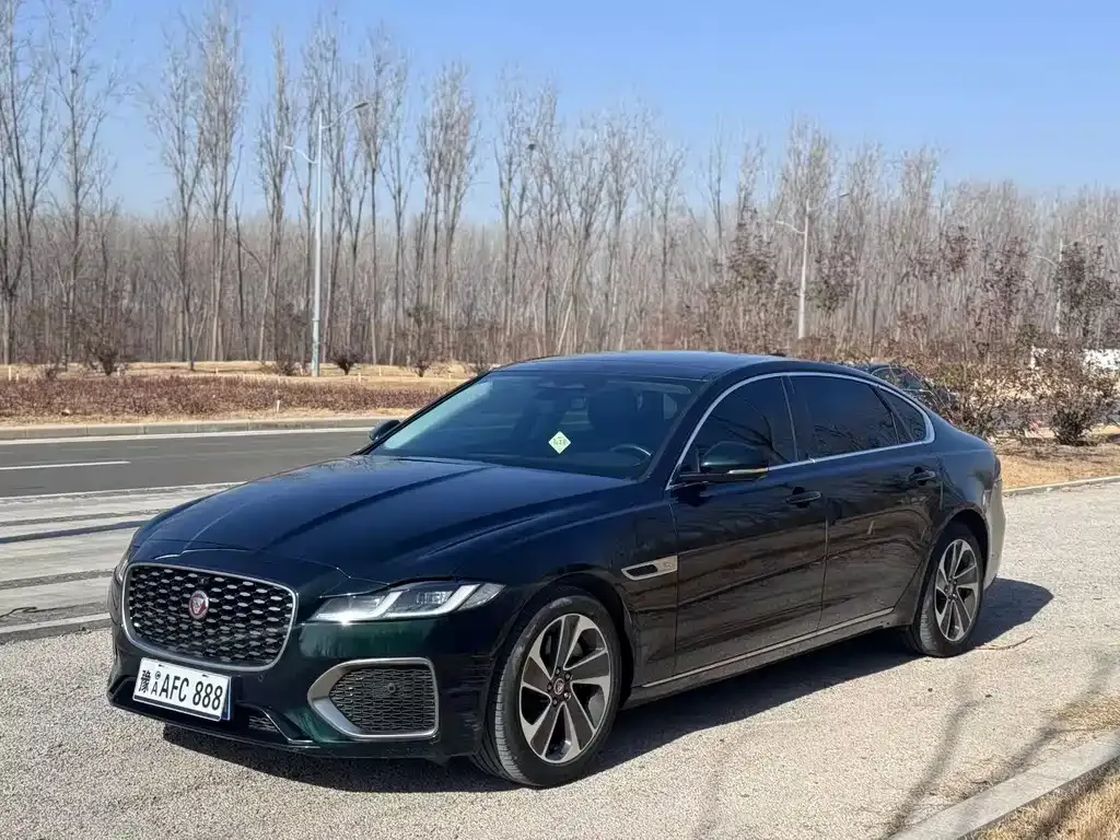 Jaguar XFL — фото 1