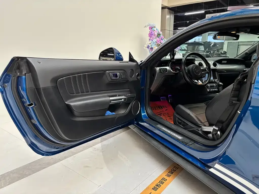 Ford Mustang 2023 из CN, фото 8