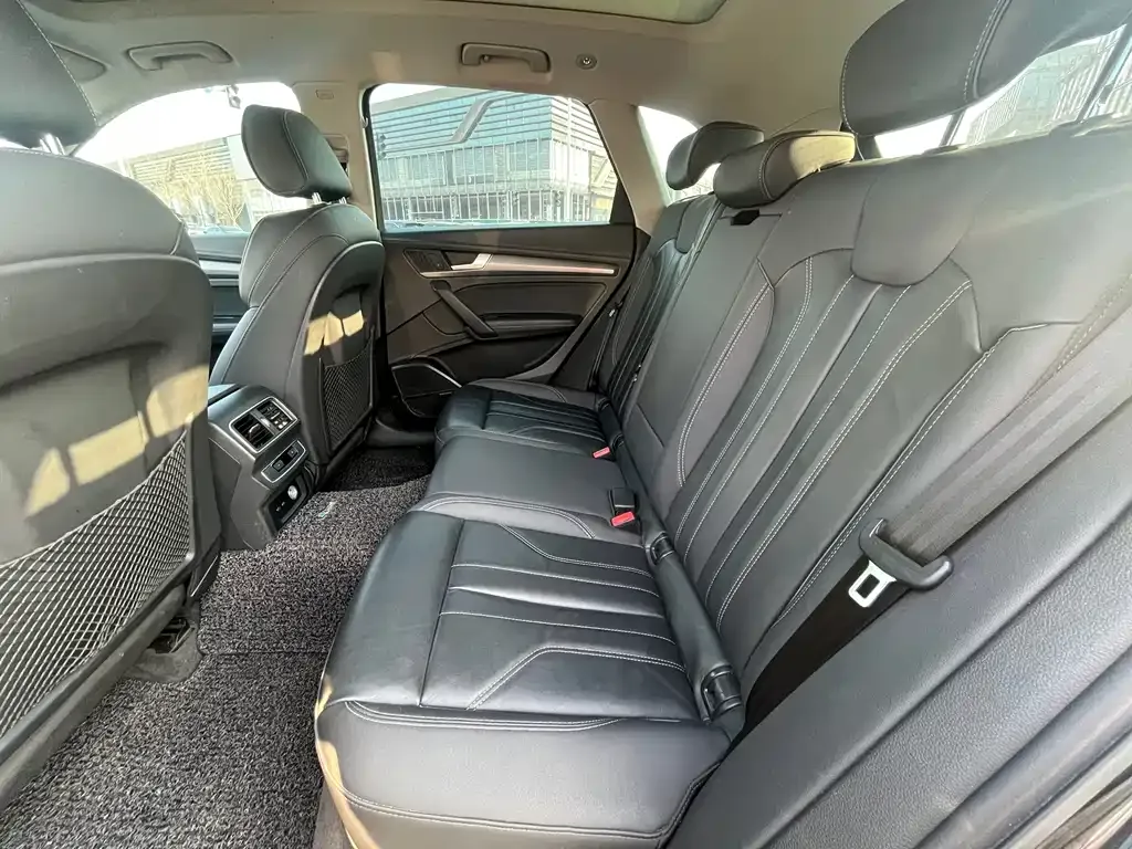 Audi Q5L 2021 из CN, фото 7