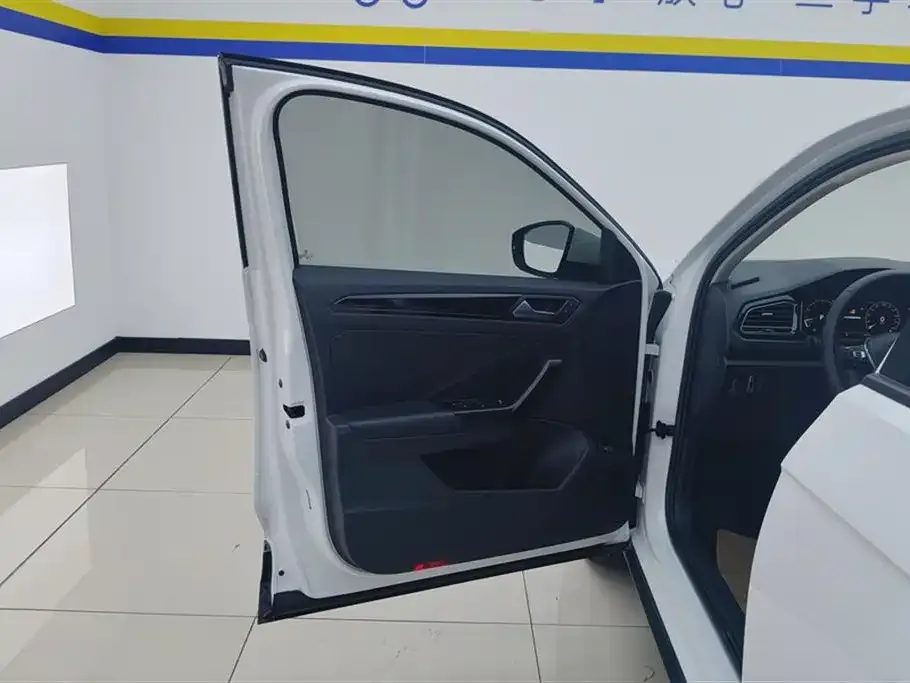 Volkswagen T-Roc 2021 из CN, фото 5