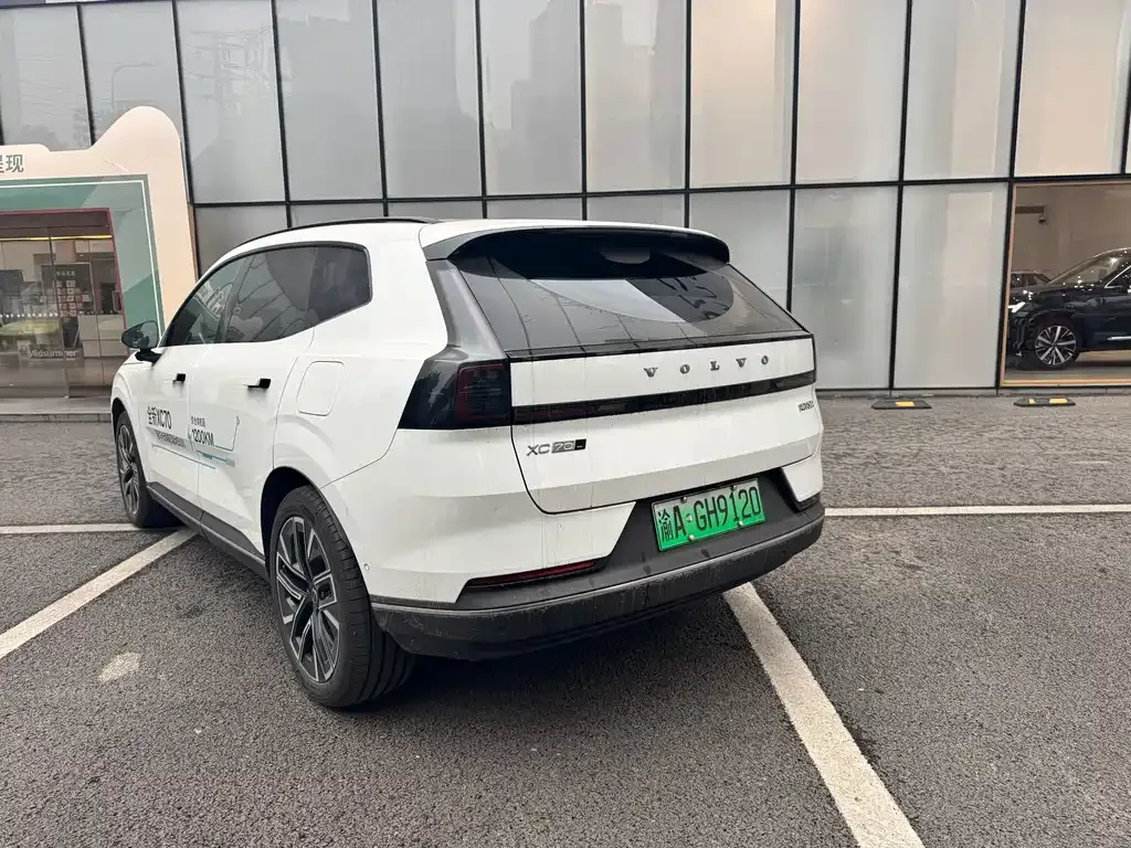 Volvo XC70 Plug-in Hybrid — фото 4