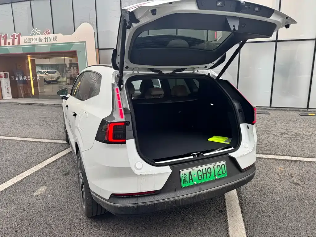 Volvo XC70 Plug-in Hybrid — фото 5