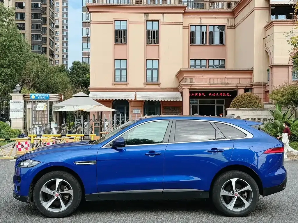 Jaguar F-PACE — фото 3
