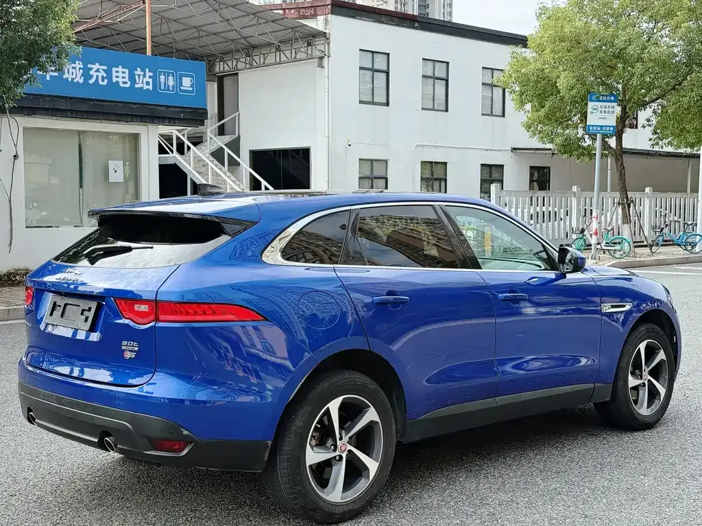Jaguar F-PACE — фото 4