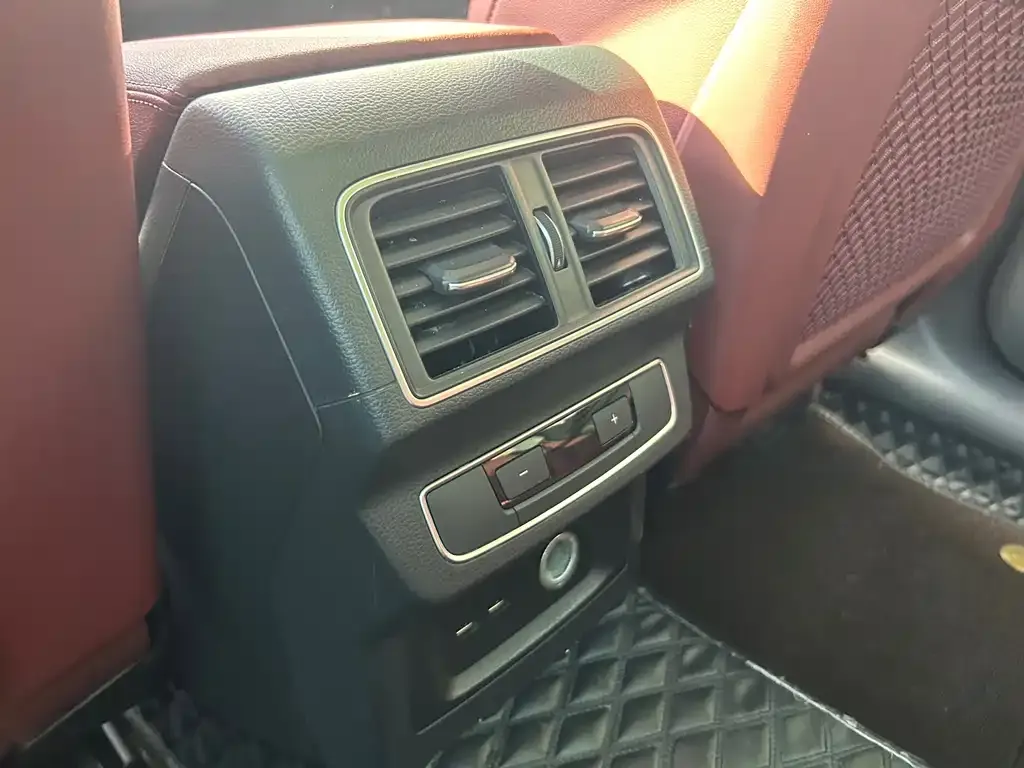 Audi Q5L 2021 из CN, фото 10
