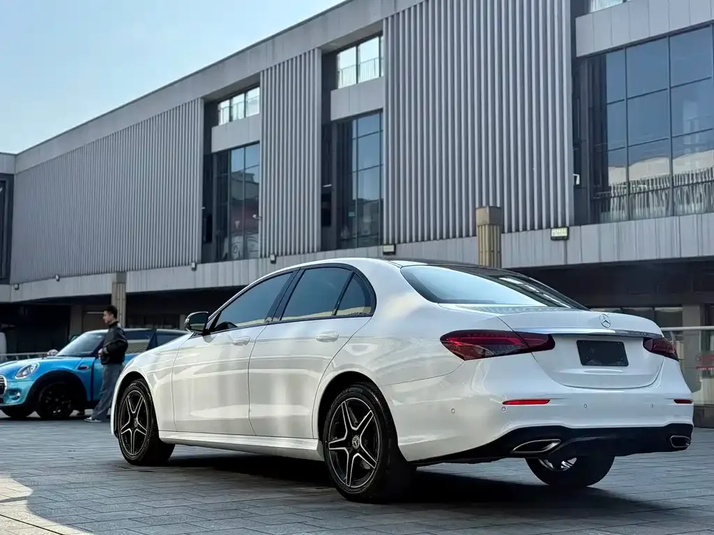 Mercedes-Benz E-Class (Import) — фото 2