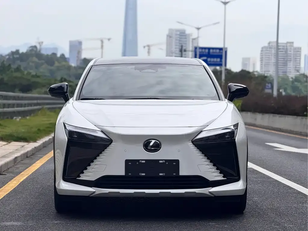 Lexus RZ 2023 из CN, фото 2