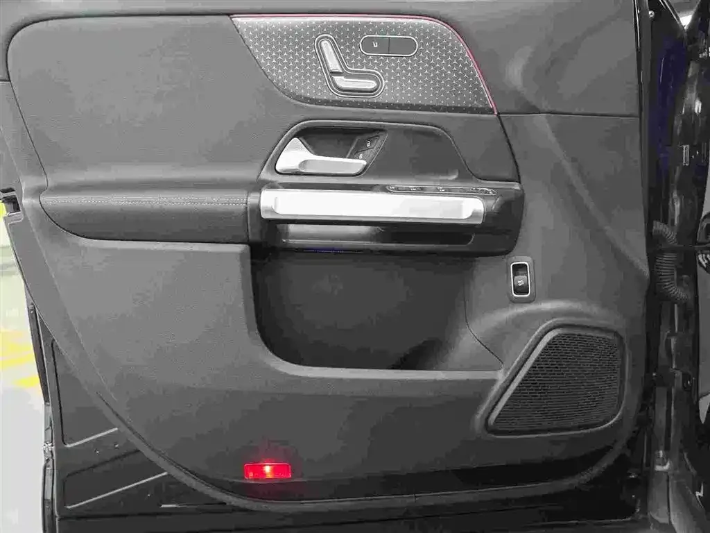 Mercedes-Benz GLB 2025 из CN, фото 6