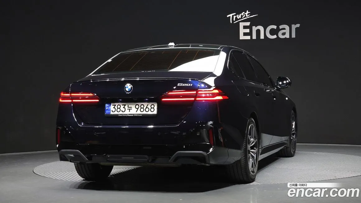 BMW 5-Series 2024 из KR, фото 2