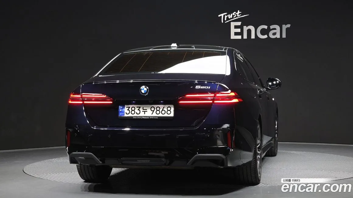 BMW 5-Series 2024 из KR, фото 4