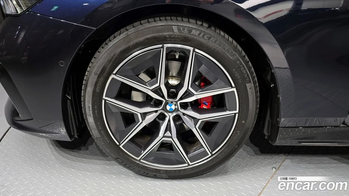 BMW 5-Series 2024 из KR, фото 5