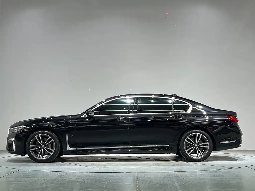 BMW 7 Series 2021 из CN, фото 5