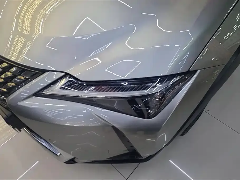 Lexus UX — фото 10