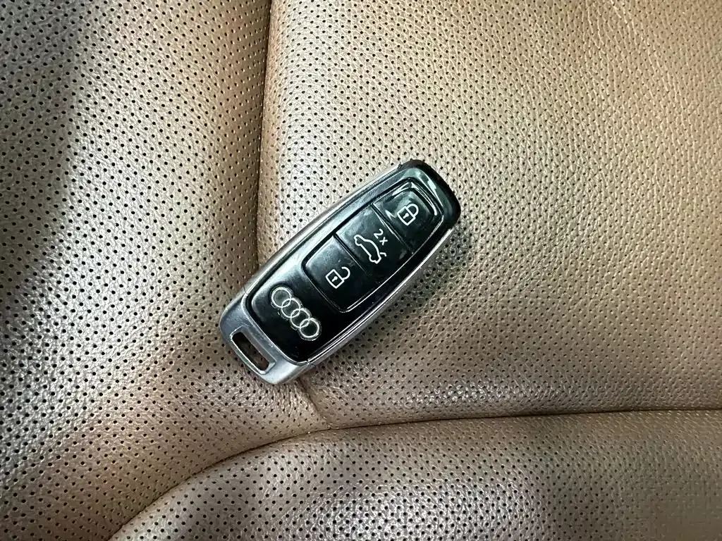 Audi Q7 2021 из CN, фото 10