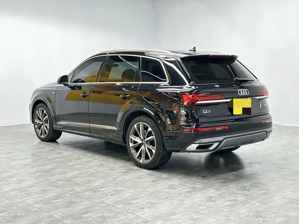 Audi Q7 2021 из CN, фото 2
