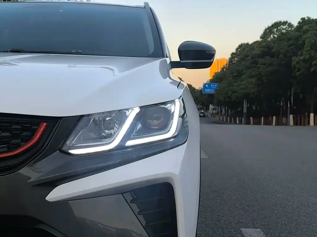 Geely Binyue 2022 из CN, фото 2