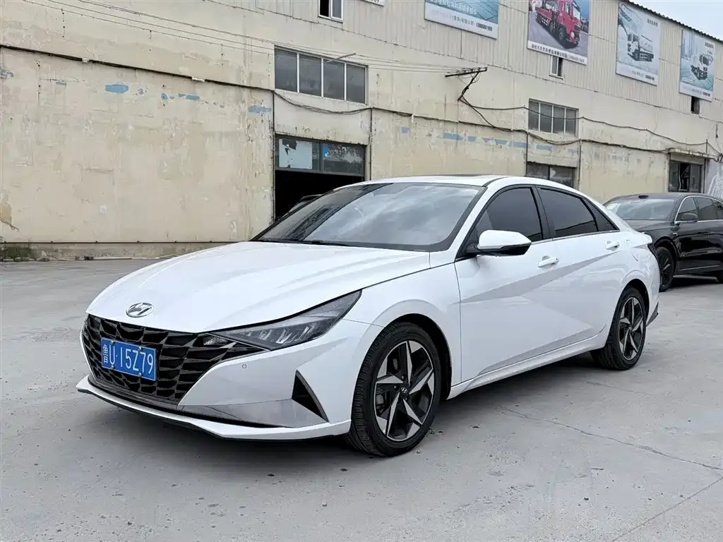 Hyundai Elantra 2023 из CN, фото 1