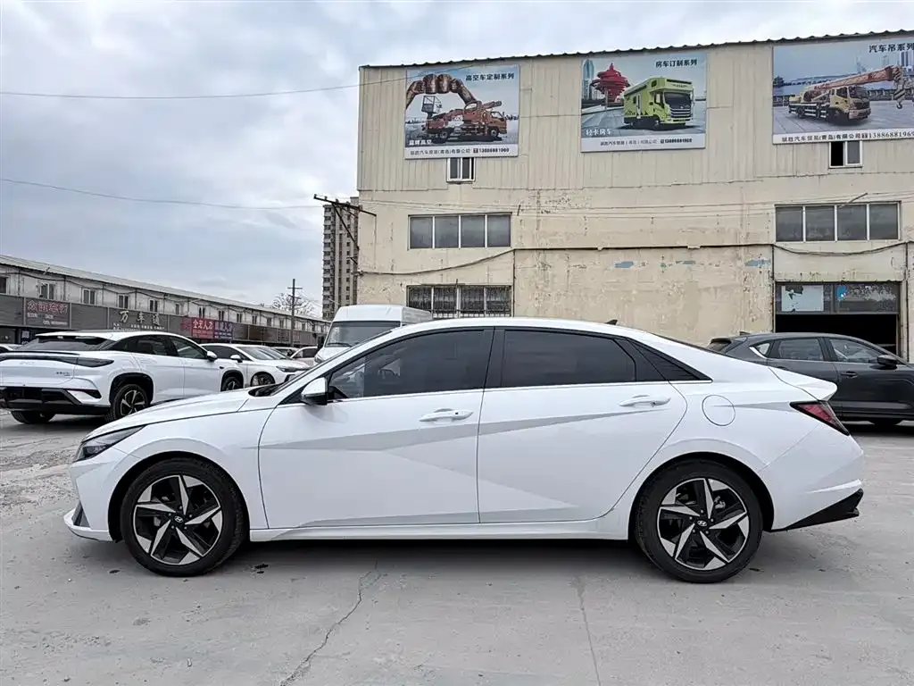 Hyundai Elantra 2023 из CN, фото 8