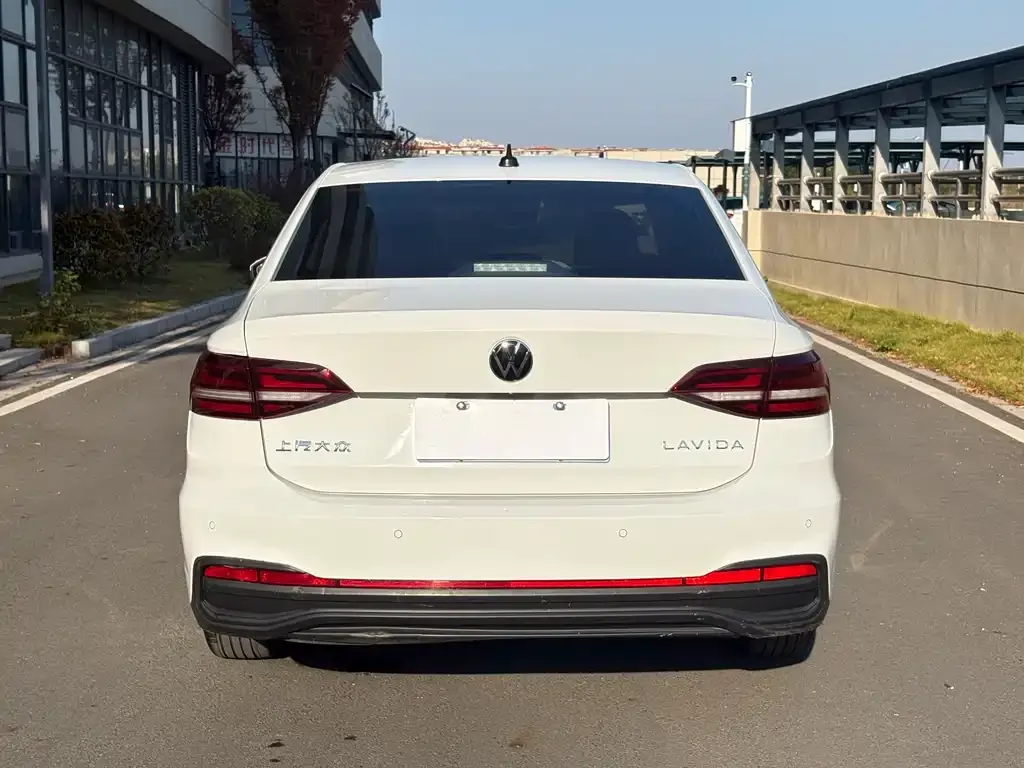 Volkswagen Lavida 2023 из CN, фото 3