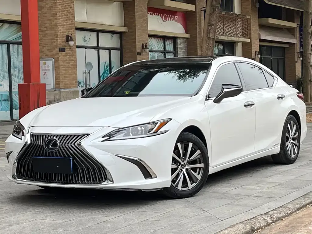 Lexus ES — фото 1