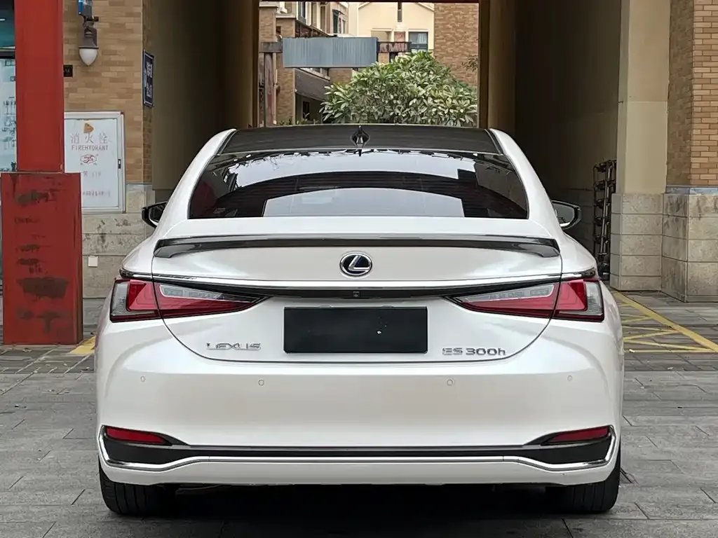 Lexus ES — фото 9