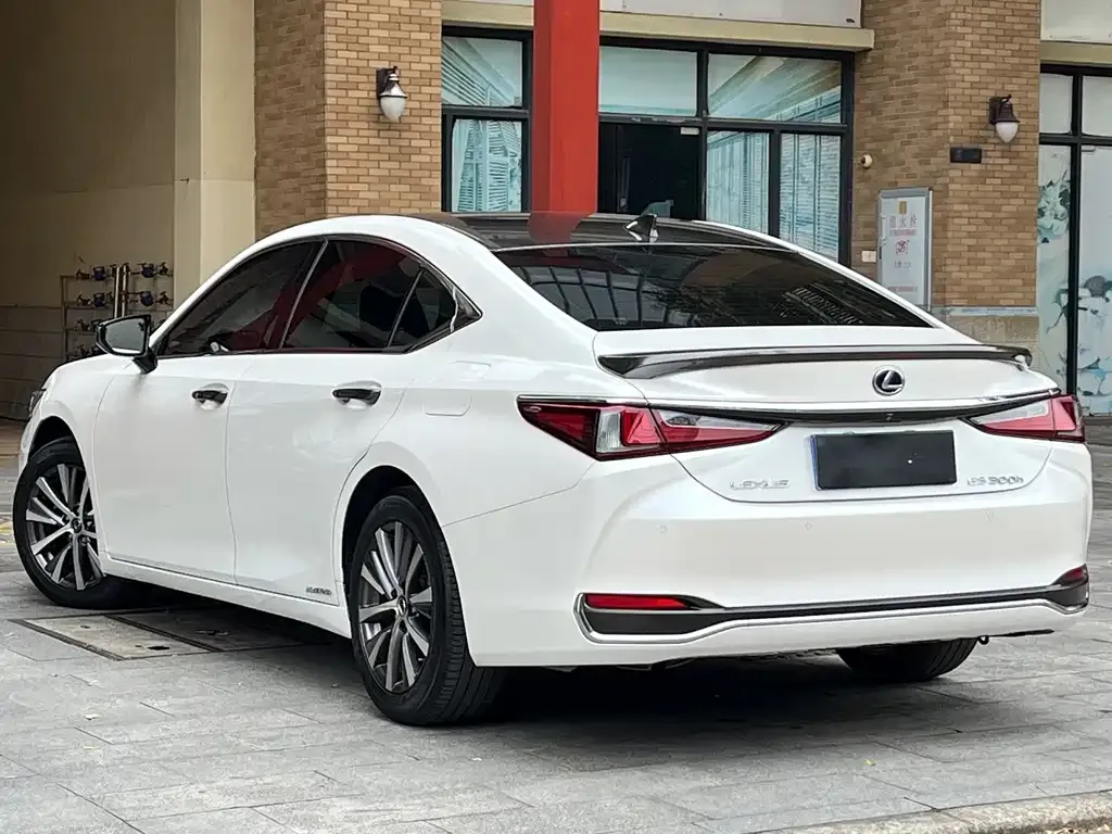 Lexus ES — фото 2