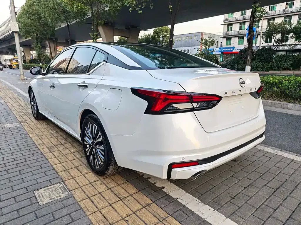 Nissan Teana 2023 из CN, фото 8