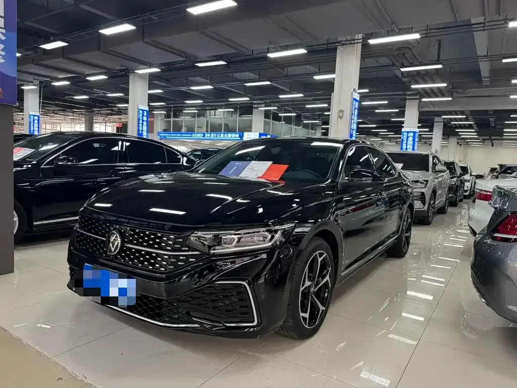 Volkswagen Passat 2023 из CN, фото 1