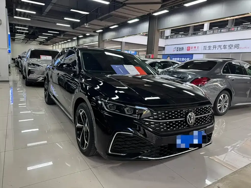 Volkswagen Passat 2023 из CN, фото 8