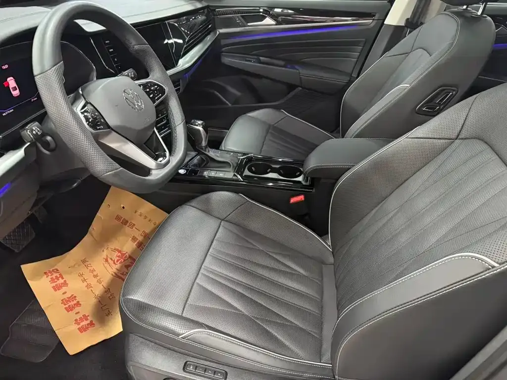 Volkswagen Passat 2023 из CN, фото 6