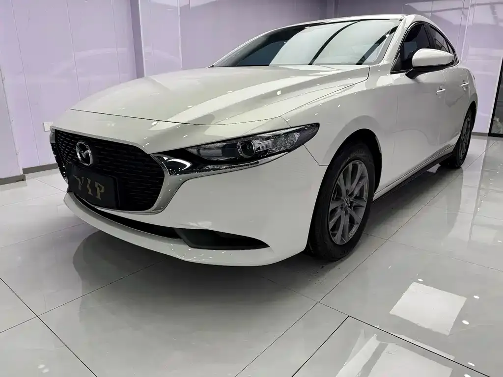Mazda 3 Axela 2023 из CN, фото 1
