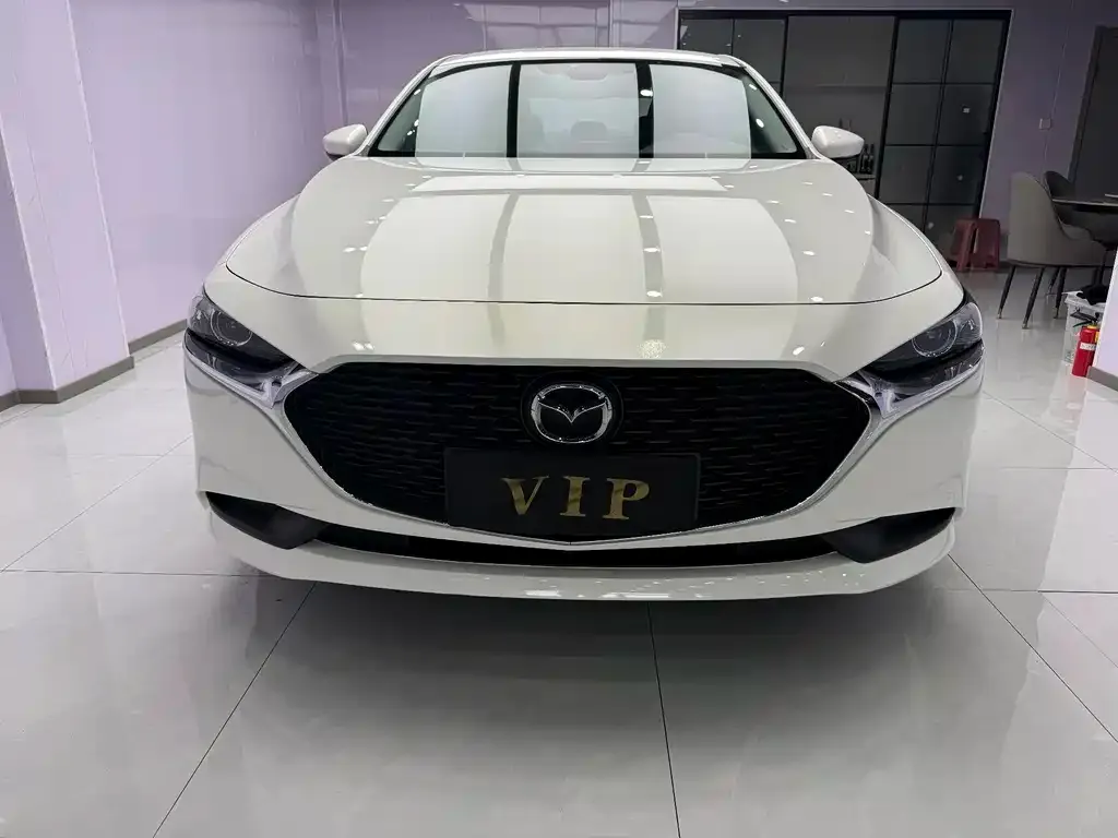 Mazda 3 Axela 2023 из CN, фото 2