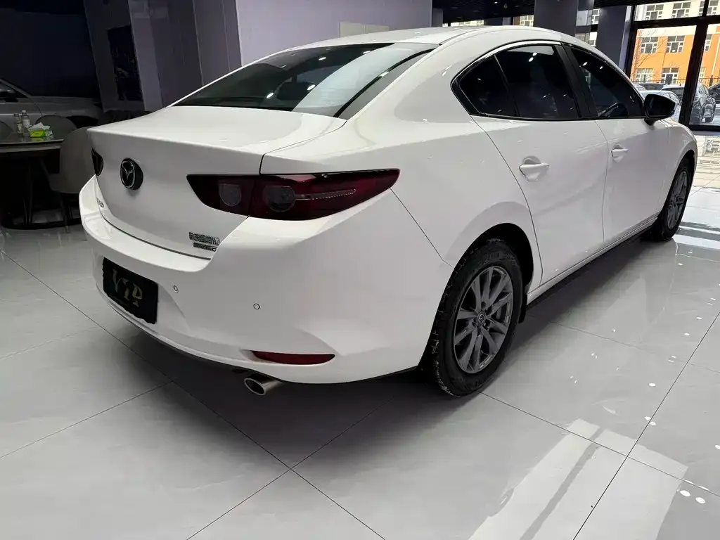 Mazda 3 Axela 2023 из CN, фото 4