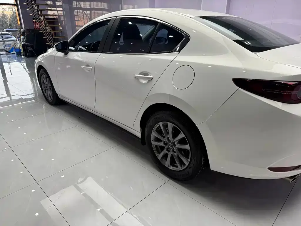 Mazda 3 Axela 2023 из CN, фото 6