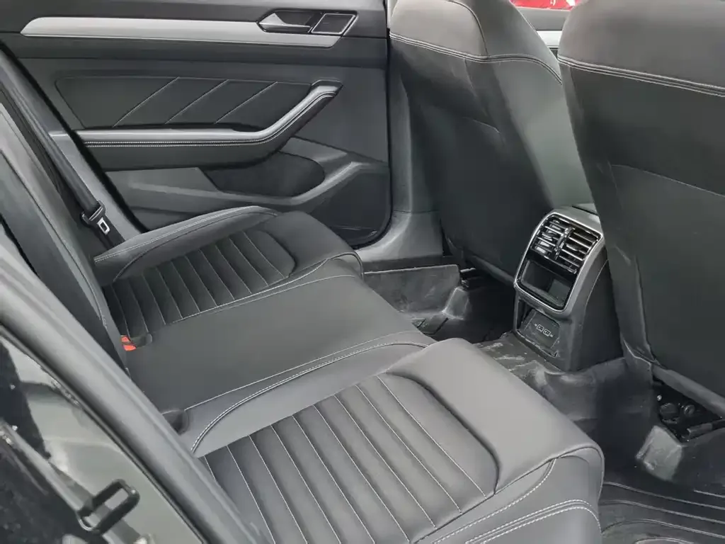Volkswagen Magotan 2025 из CN, фото 10
