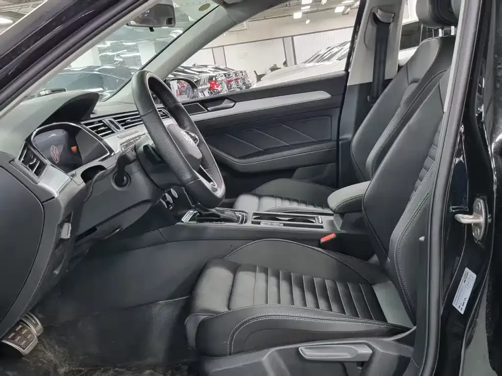Volkswagen Magotan 2025 из CN, фото 4