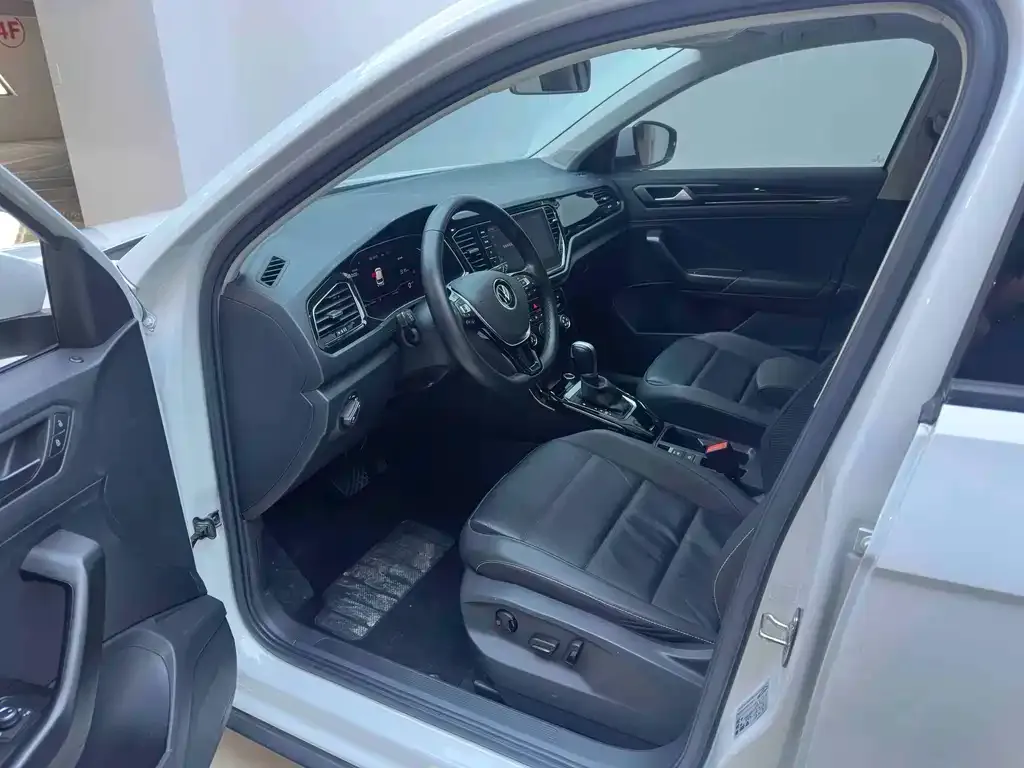Volkswagen T-Roc 2023 из CN, фото 5