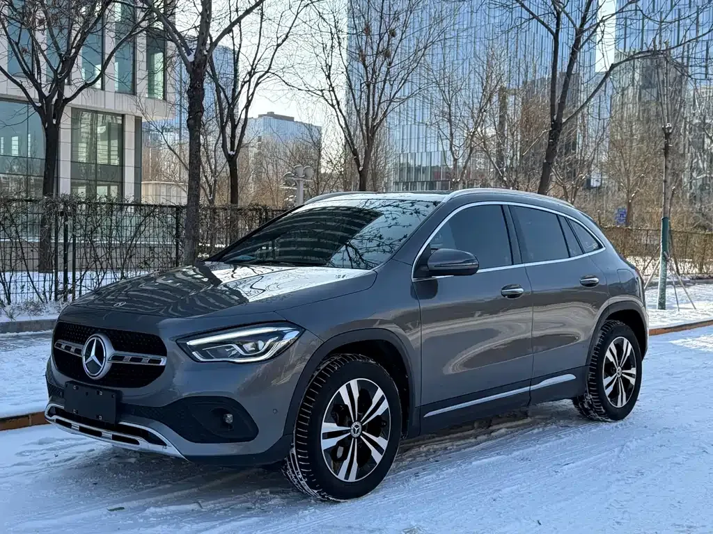 Mercedes-Benz GLA — фото 1