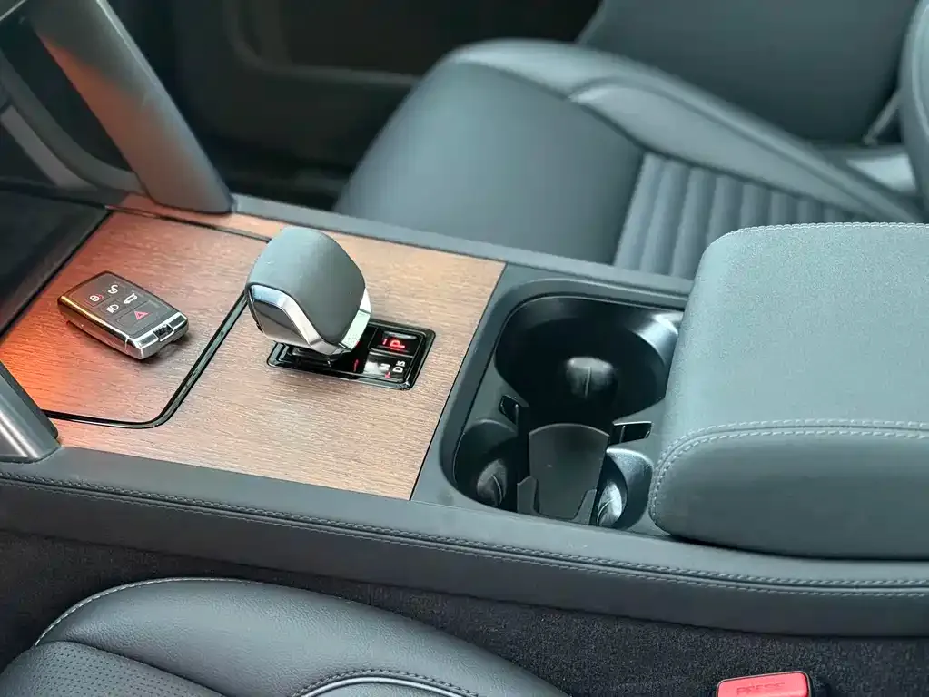 Land Rover Discovery Sport 2024 из CN, фото 3