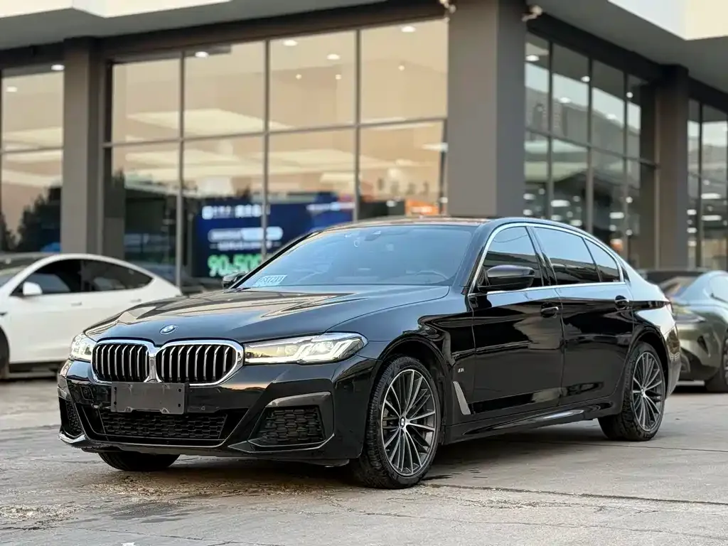 BMW 5 Series — фото 1